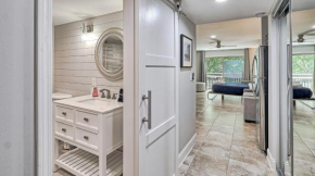 1663 Bluff Villa - ozy Studio Villa Perfect for Couples, Just Steps from the Beach, Pickleball Courts, and South Beach Marina